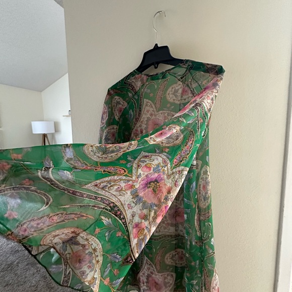 Yes, it’s a vintage Albert Capraro in an extremely rare style. A wardrobe staple - Picture 2 of 10